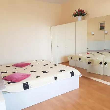 Apartment Trakata *